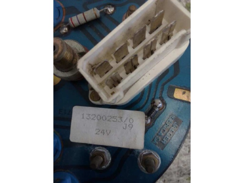 Recambio de cuadro instrumentos para nissan trucks l80.09 l80.14 referencia OEM IAM 132002530  