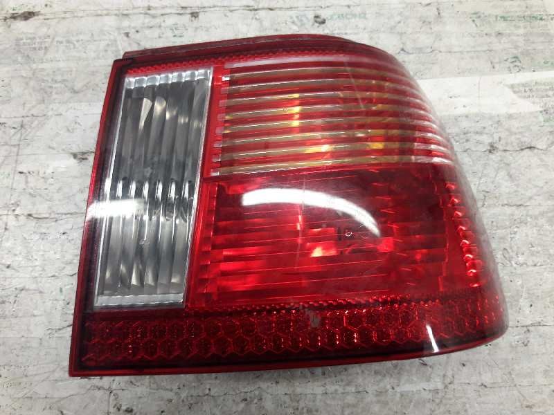 Recambio de piloto trasero derecho para seat ibiza (6k1) sport referencia OEM IAM   