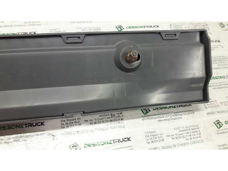 Recambio de molduras traseras para tata safari 1.9 referencia OEM IAM 269981500111 PORTON INFERIOR 