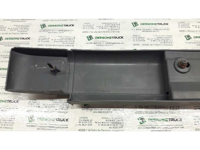Recambio de molduras traseras para tata safari 1.9 referencia OEM IAM 269981500111 PORTON INFERIOR 