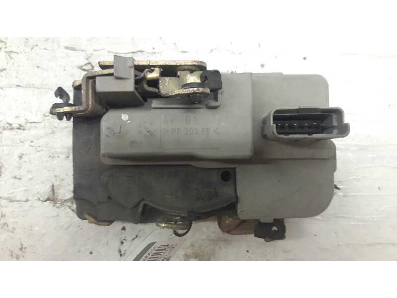 Recambio de cerradura puerta delantera izquierda para peugeot 206 berlina xt referencia OEM IAM   