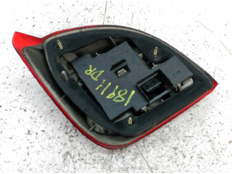 Recambio de piloto trasero derecho para ford fiesta berlina básico referencia OEM IAM   