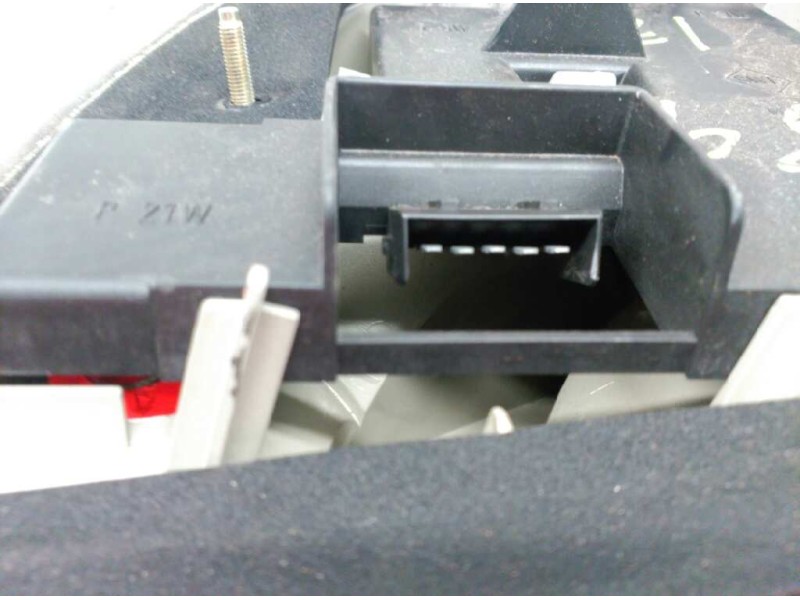 Recambio de piloto trasero izquierdo para ford fiesta berlina básico referencia OEM IAM   