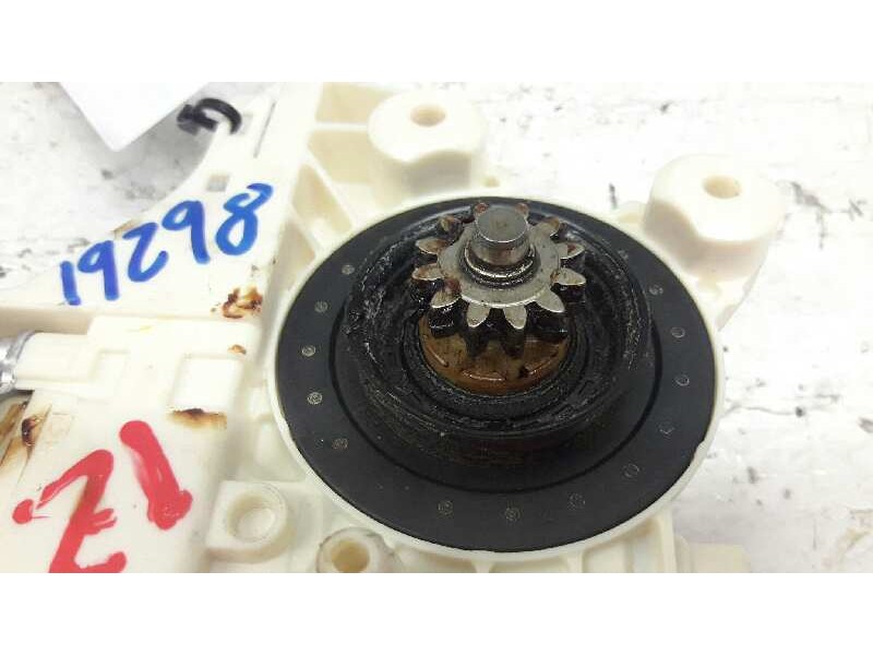 Recambio de motor elevalunas delantero izquierdo para ford focus lim. (cb4) titanium referencia OEM IAM 0130822217  