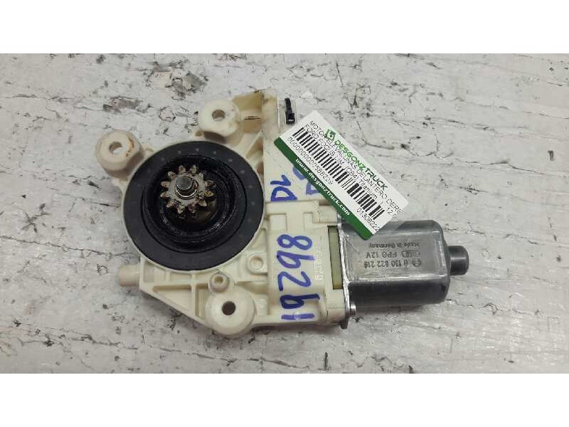Recambio de motor elevalunas delantero derecho para ford focus lim. (cb4) titanium referencia OEM IAM 0130822216  