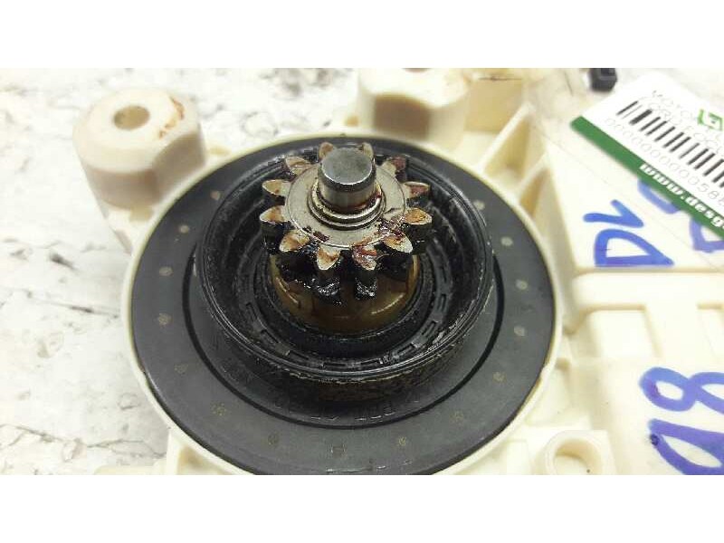 Recambio de motor elevalunas delantero derecho para ford focus lim. (cb4) titanium referencia OEM IAM 0130822216  