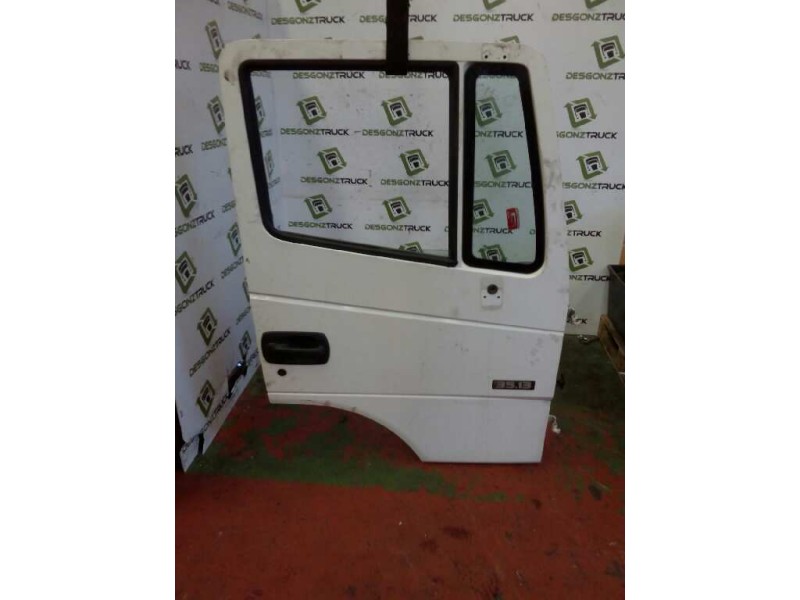 Recambio de puerta delantera derecha para nissan trucks atleon 35.13 referencia OEM IAM  BLANCA 