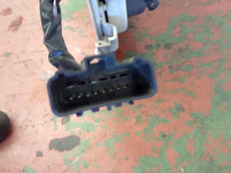 Recambio de puerta delantera derecha para nissan trucks atleon 35.13 referencia OEM IAM  BLANCA 