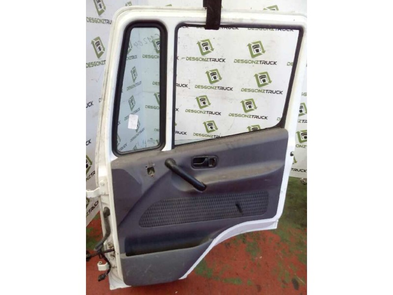 Recambio de puerta delantera derecha para nissan trucks atleon 35.13 referencia OEM IAM  BLANCA 