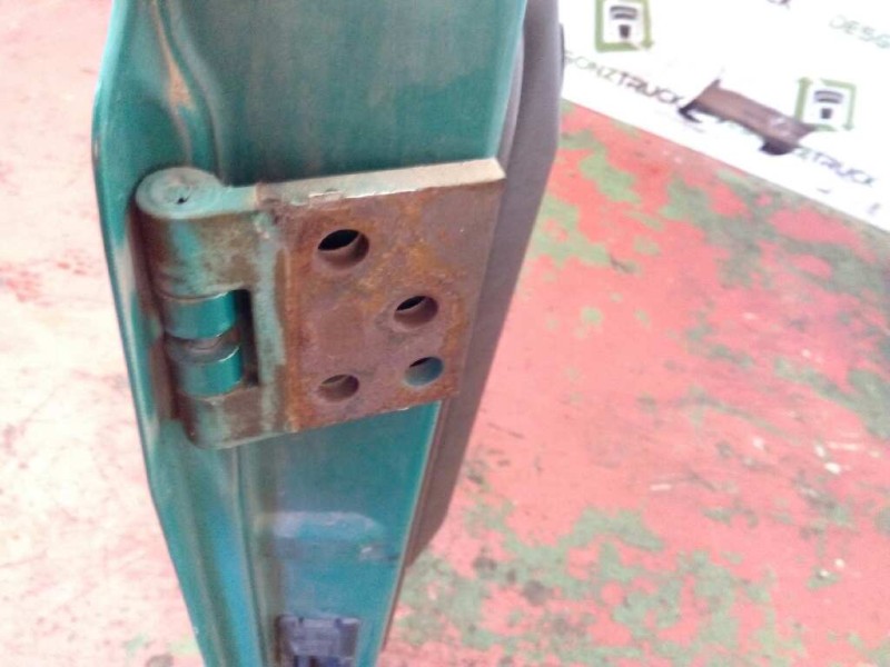 Recambio de puerta delantera derecha para scania trucks serie 3 93 m/280 (282cv) referencia OEM IAM  VERDE 