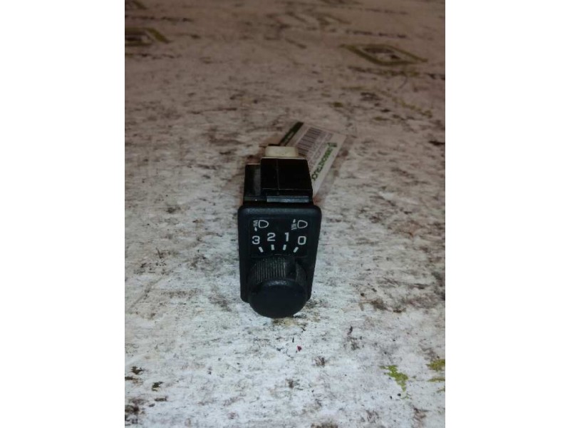 Recambio de boton regulacion de faros para nissan trucks atleon 35.13 referencia OEM IAM   