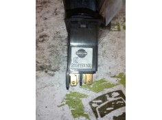 Recambio de boton antivaho para nissan trucks atleon 35.13 referencia OEM IAM 255819X100  BOTON ANTIVAHO RETROVISORES 2