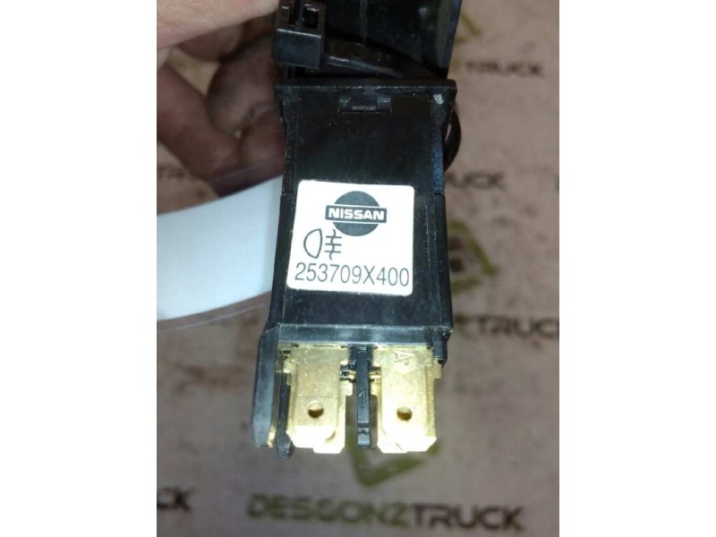 Recambio de boton antiniebla para nissan trucks atleon 35.13 referencia OEM IAM 253709X400  
