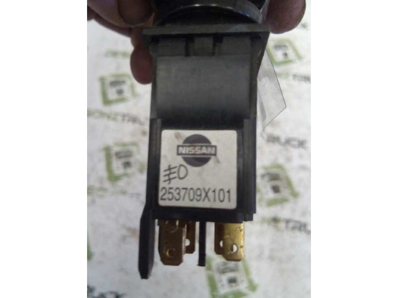 Recambio de boton antiniebla para nissan trucks atleon 35.13 referencia OEM IAM 253709X101  
