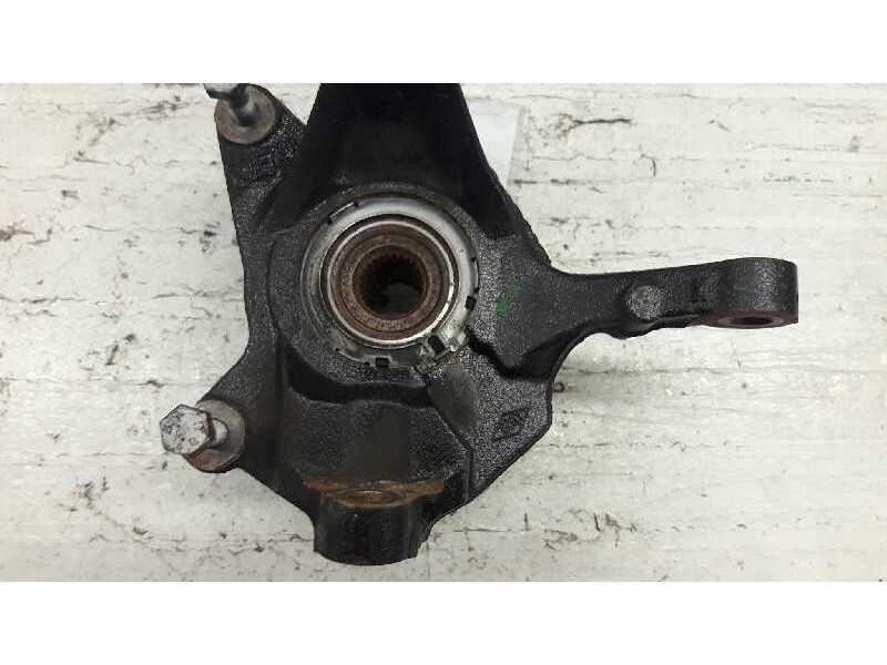 Recambio de mangueta delantera derecha para opel vivaro combi 2.7t corto referencia OEM IAM   