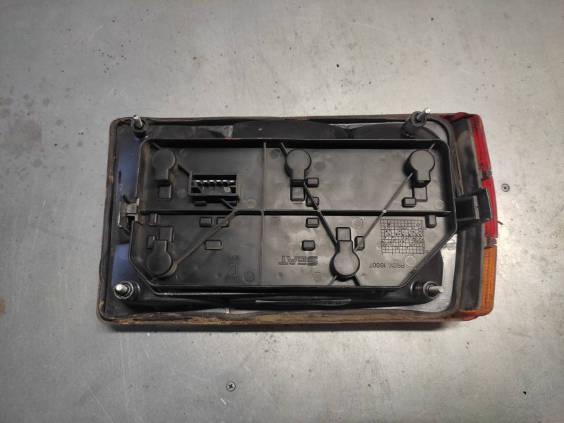 Recambio de piloto trasero derecho para seat malaga gl referencia OEM IAM   6 PINS