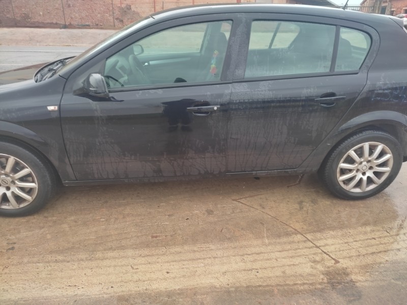 opel astra h berlina del año 2004