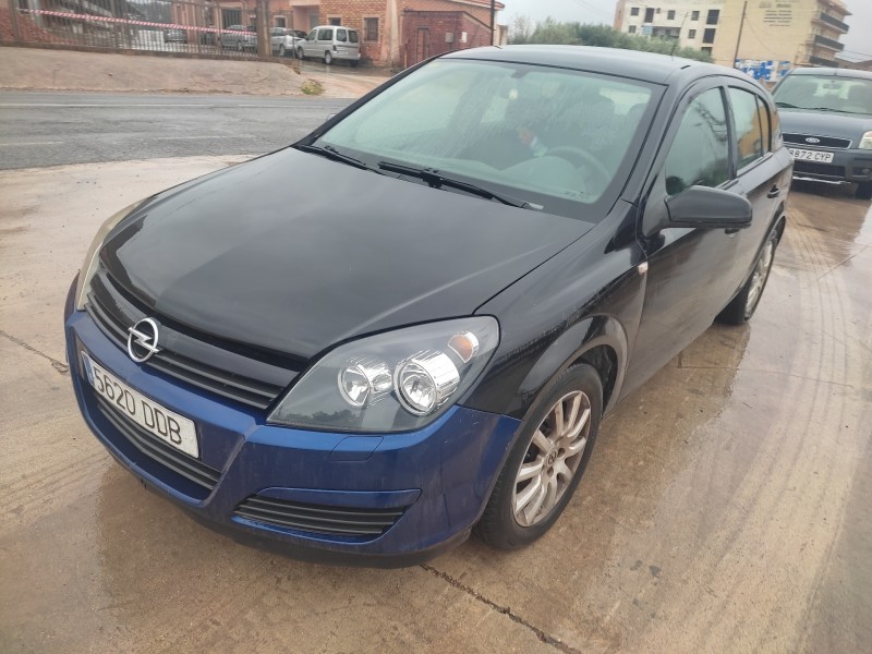 opel astra h berlina del año 2004