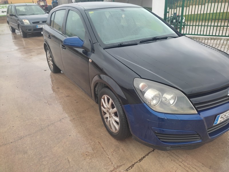 opel astra h berlina del año 2004