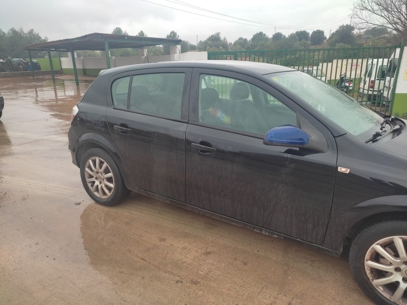 opel astra h berlina del año 2004