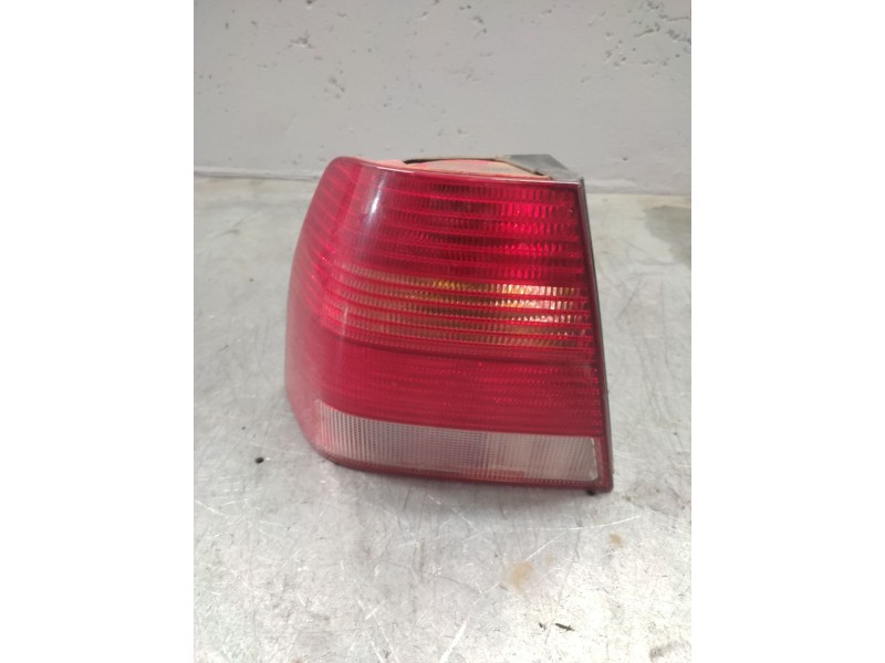 Recambio de piloto trasero izquierdo para volkswagen bora berlina (1j2) conceptline referencia OEM IAM   