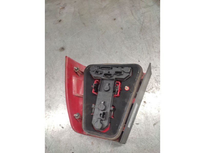 Recambio de piloto trasero izquierdo para volkswagen bora berlina (1j2) conceptline referencia OEM IAM   