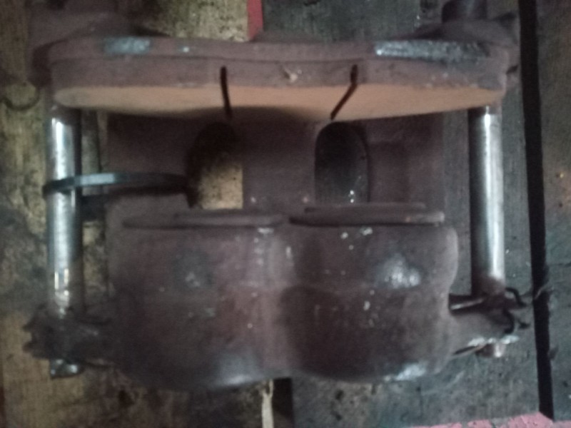 Recambio de pinza freno delantera derecha para nissan cabstar e referencia OEM IAM 216174  