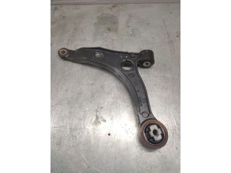 Recambio de brazo suspension inferior delantero izquierdo para elnagh t-loft 582 referencia OEM IAM 01394319080  