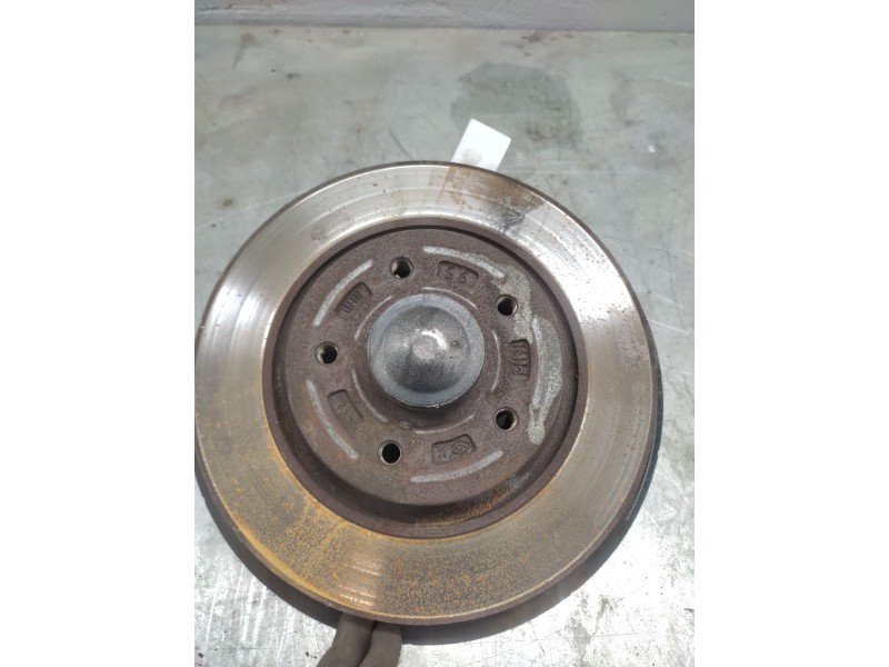 Recambio de buje trasero izquierdo para renault kangoo dynamique referencia OEM IAM   