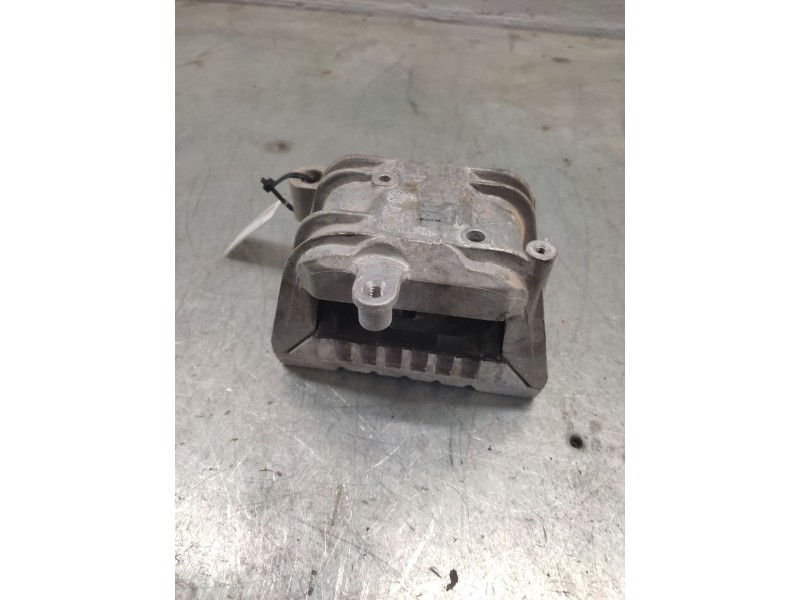 Recambio de soporte motor derecho para seat toledo (5p2) magnus referencia OEM IAM 1K0199262BB  
