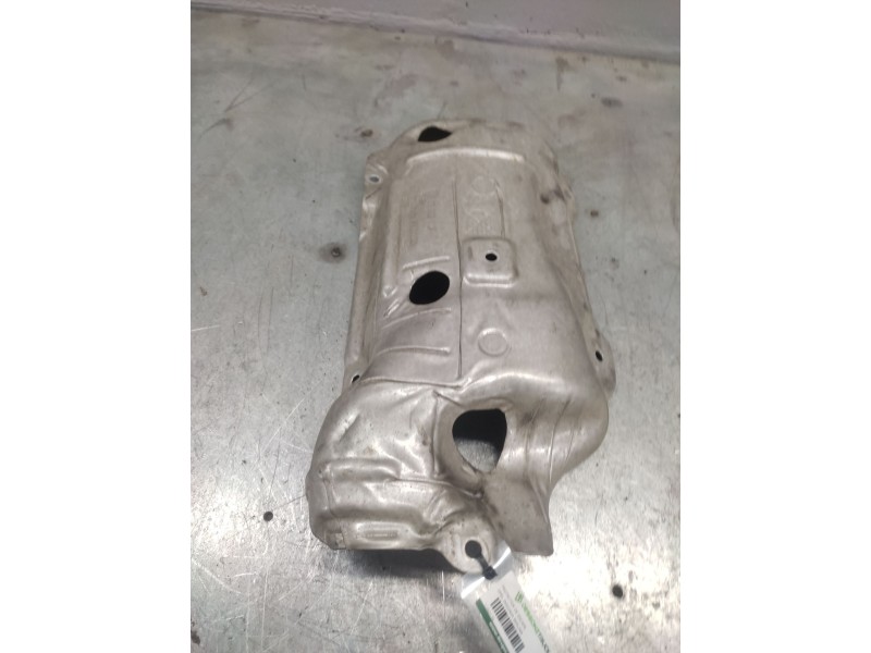 Recambio de protector de escape para opel insignia berlina expression referencia OEM IAM 55562332  