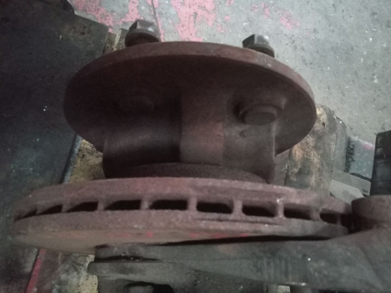 Recambio de buje delantero para nissan cabstar e referencia OEM IAM 061002981  