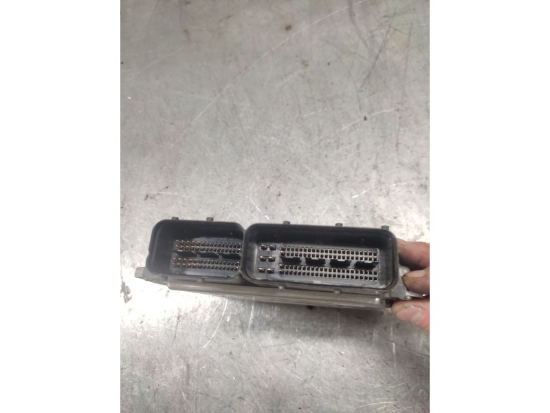 Recambio de centralita motor uce para opel insignia berlina expression referencia OEM IAM 55485466  0281031379