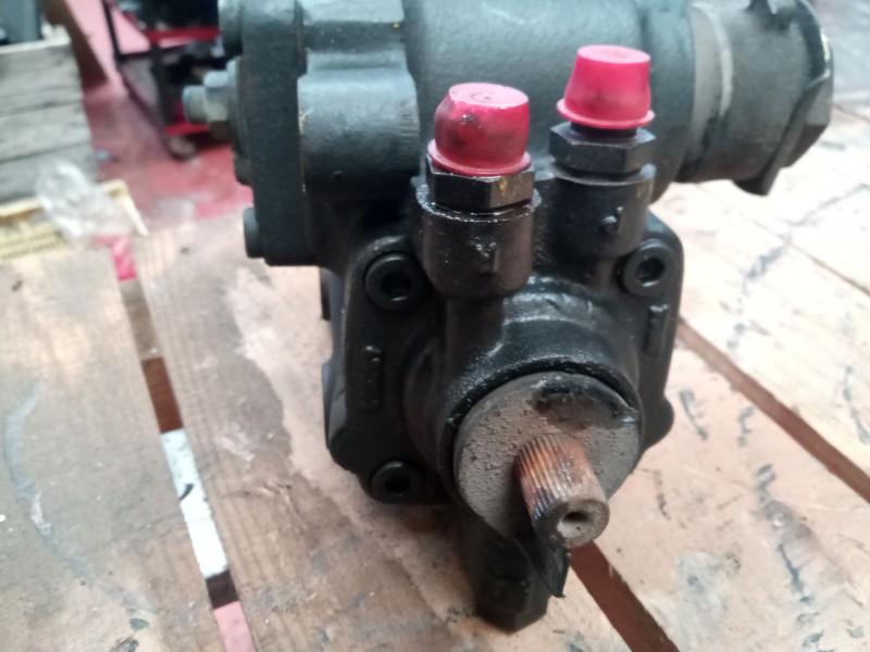 Recambio de caja direccion para nissan cabstar e referencia OEM IAM 49210f390  tas20m611