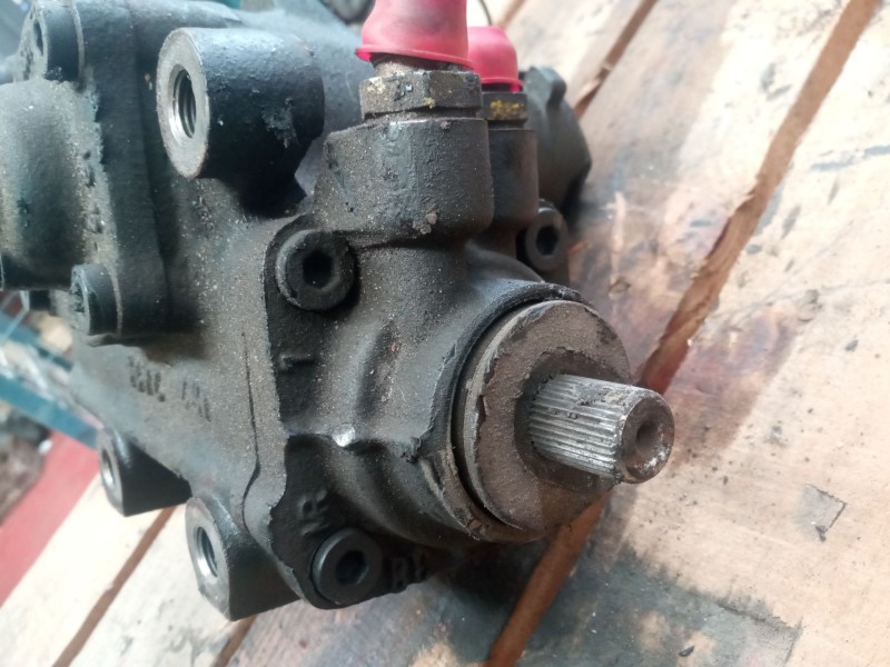 Recambio de caja direccion para nissan cabstar e referencia OEM IAM 492109x200  tas15m605