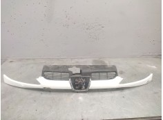 Recambio de rejilla delantera central para peugeot 206 berlina xs-line referencia OEM IAM   