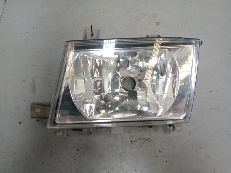 Recambio de faro izquierdo para mitsubishi canter 3c13 referencia OEM IAM mk581215  