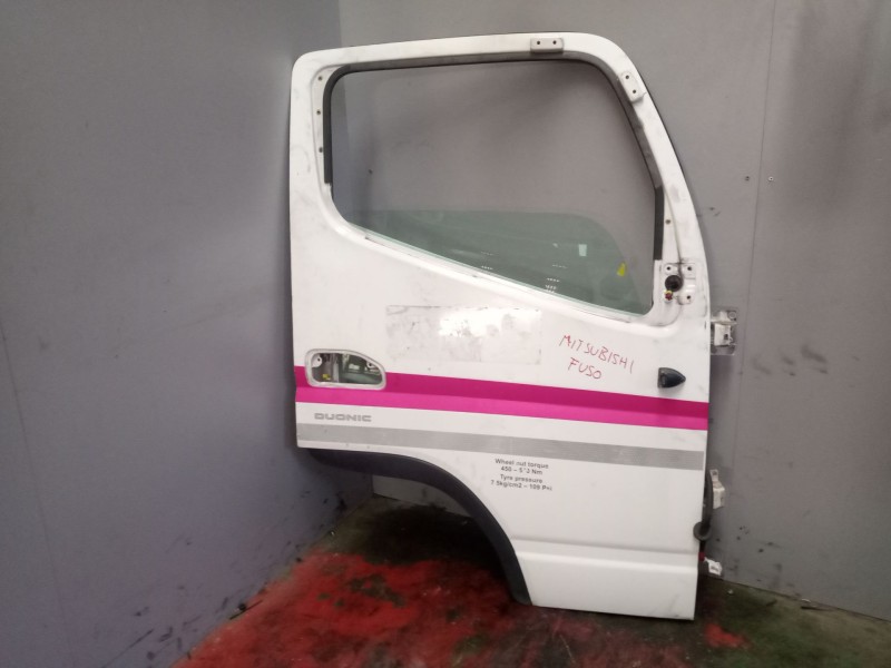 Recambio de puerta delantera derecha para mitsubishi canter 3c13 referencia OEM IAM   
