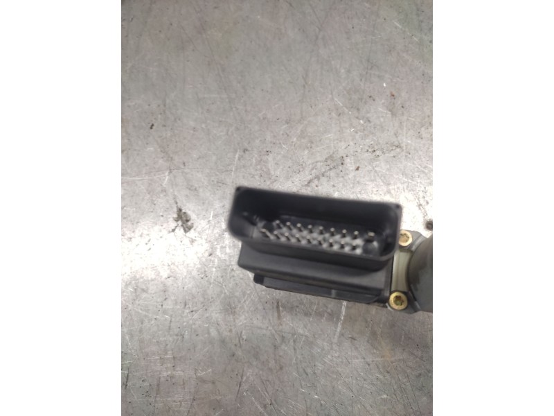 Recambio de motor elevalunas trasero izquierdo para volkswagen bora berlina (1j2) conceptline referencia OEM IAM 1J4959811C  