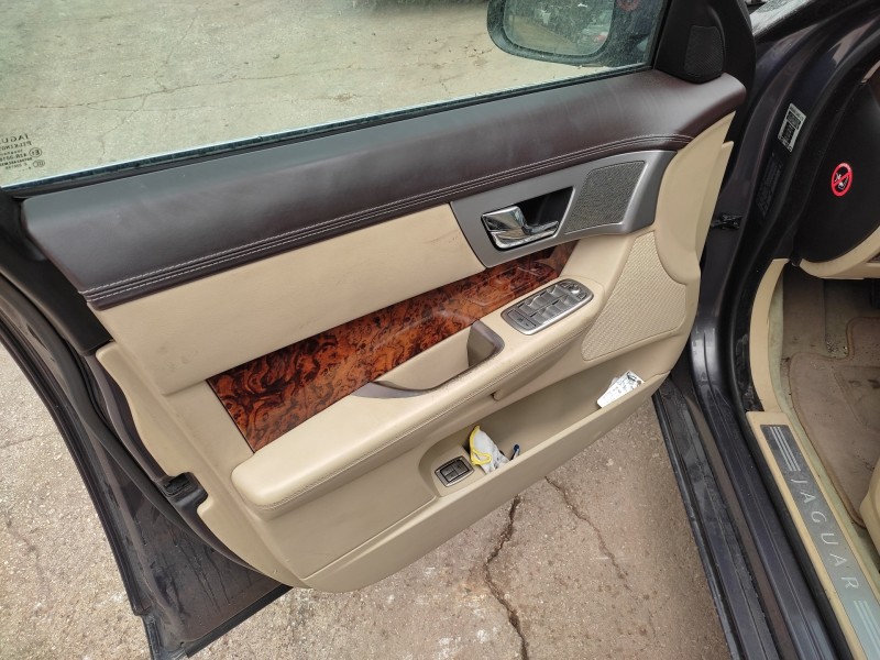 jaguar xf del año 2010