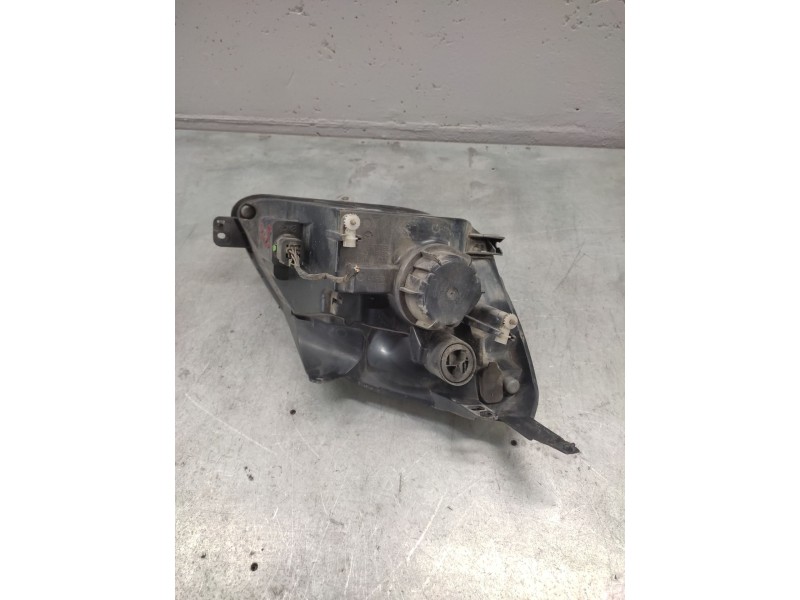 Recambio de faro izquierdo para ford fiesta (cbk) ambiente referencia OEM IAM   