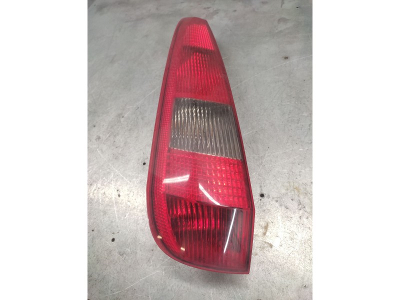 Recambio de piloto trasero izquierdo para ford fiesta (cbk) ambiente referencia OEM IAM   