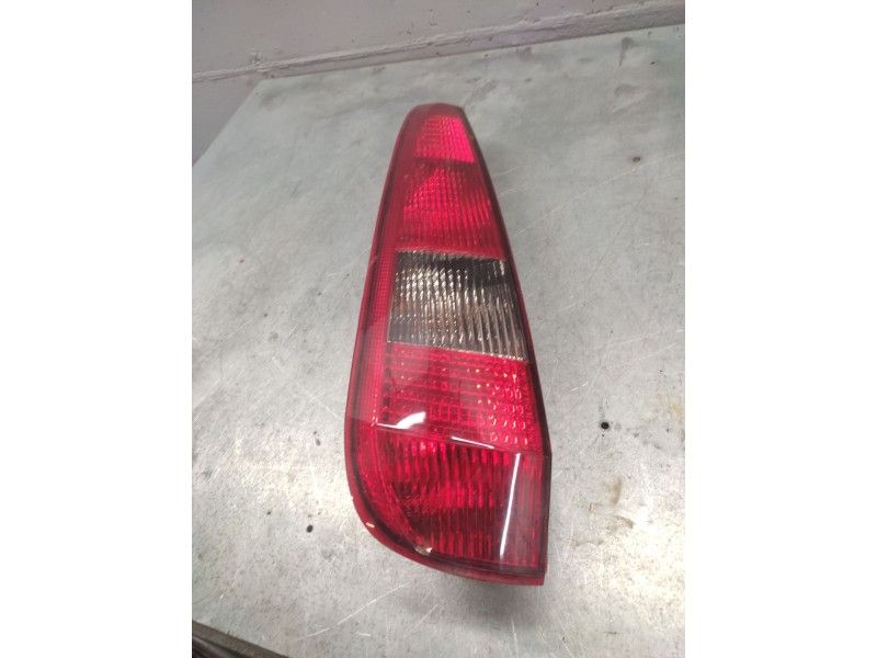 Recambio de piloto trasero izquierdo para ford fiesta (cbk) ambiente referencia OEM IAM   