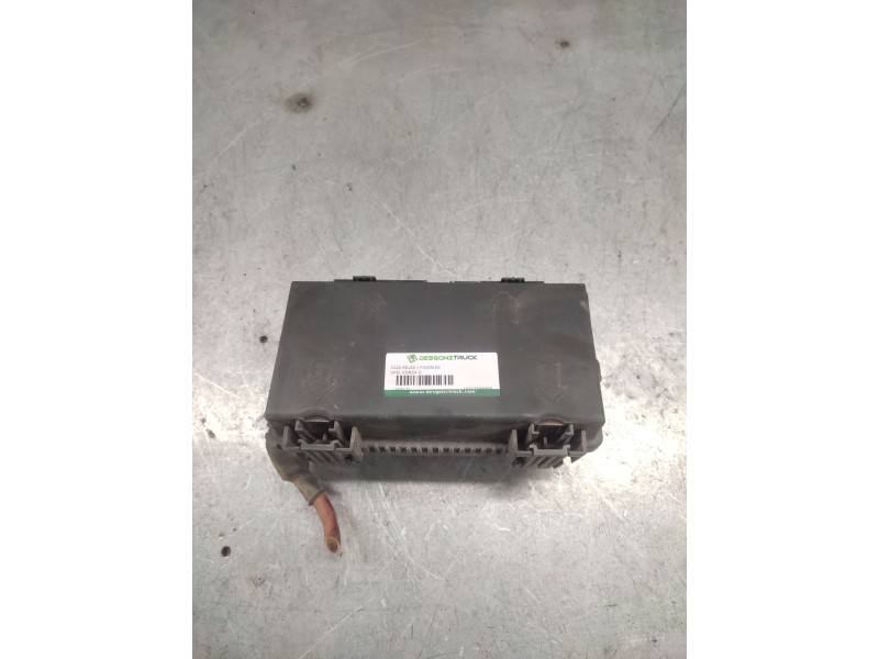Recambio de caja reles / fusibles para opel corsa d ´´111 years´´ referencia OEM IAM 13217394999  