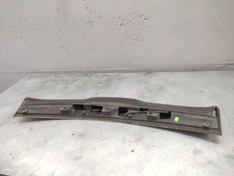 Recambio de aleron trasero para ford focus berlina (cap) ambiente (d) referencia OEM IAM   