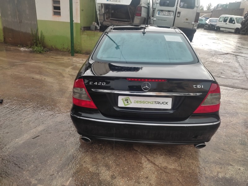 mercedes-benz clase e (w211) berlina del año 2008