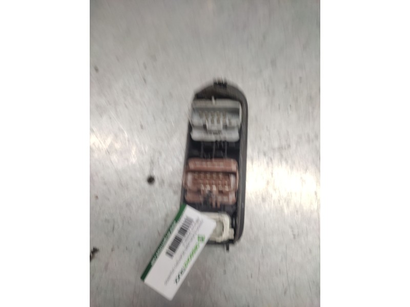 Recambio de mando elevalunas delantero izquierdo para renault scenic ii authentique referencia OEM IAM   