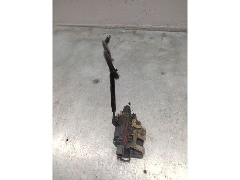 Recambio de cerradura puerta delantera izquierda para volkswagen passat berlina (3b2) comfortline referencia OEM IAM  8 PINS 