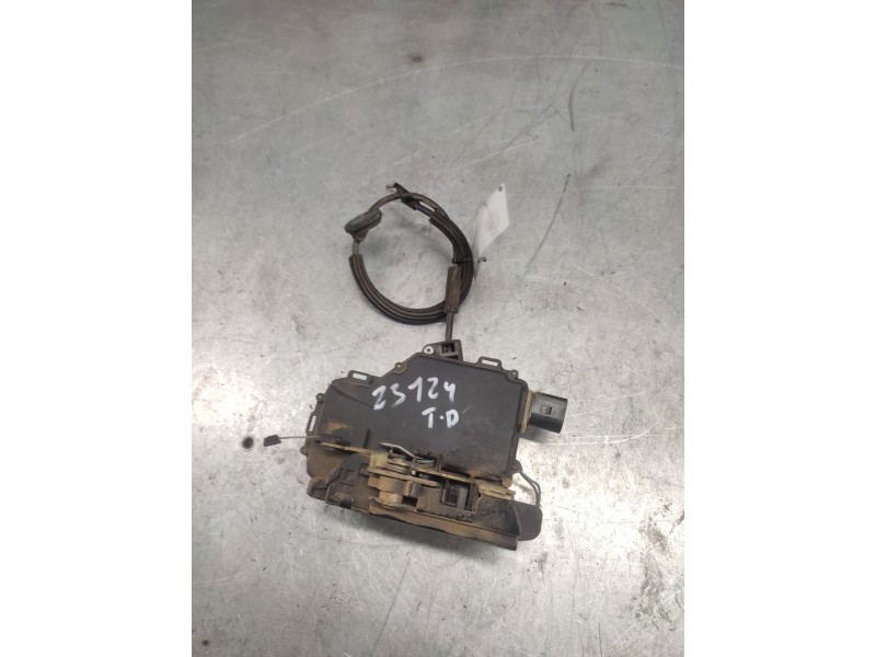 Recambio de cerradura puerta trasera derecha para volkswagen passat berlina (3b2) comfortline referencia OEM IAM  6 PINS 