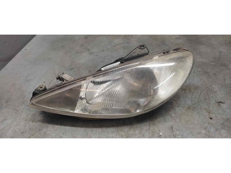 Recambio de faro izquierdo para peugeot 206 berlina xt referencia OEM IAM   